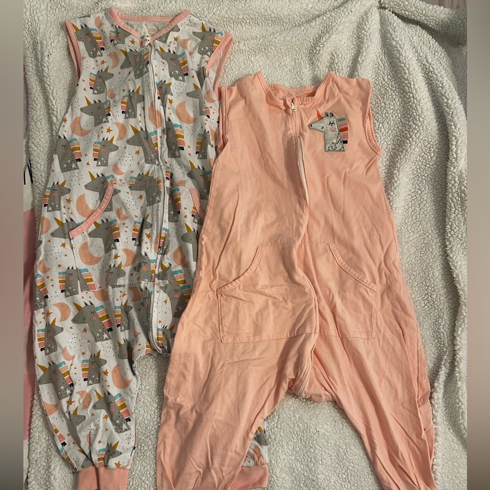 2 zip up sleep sacks